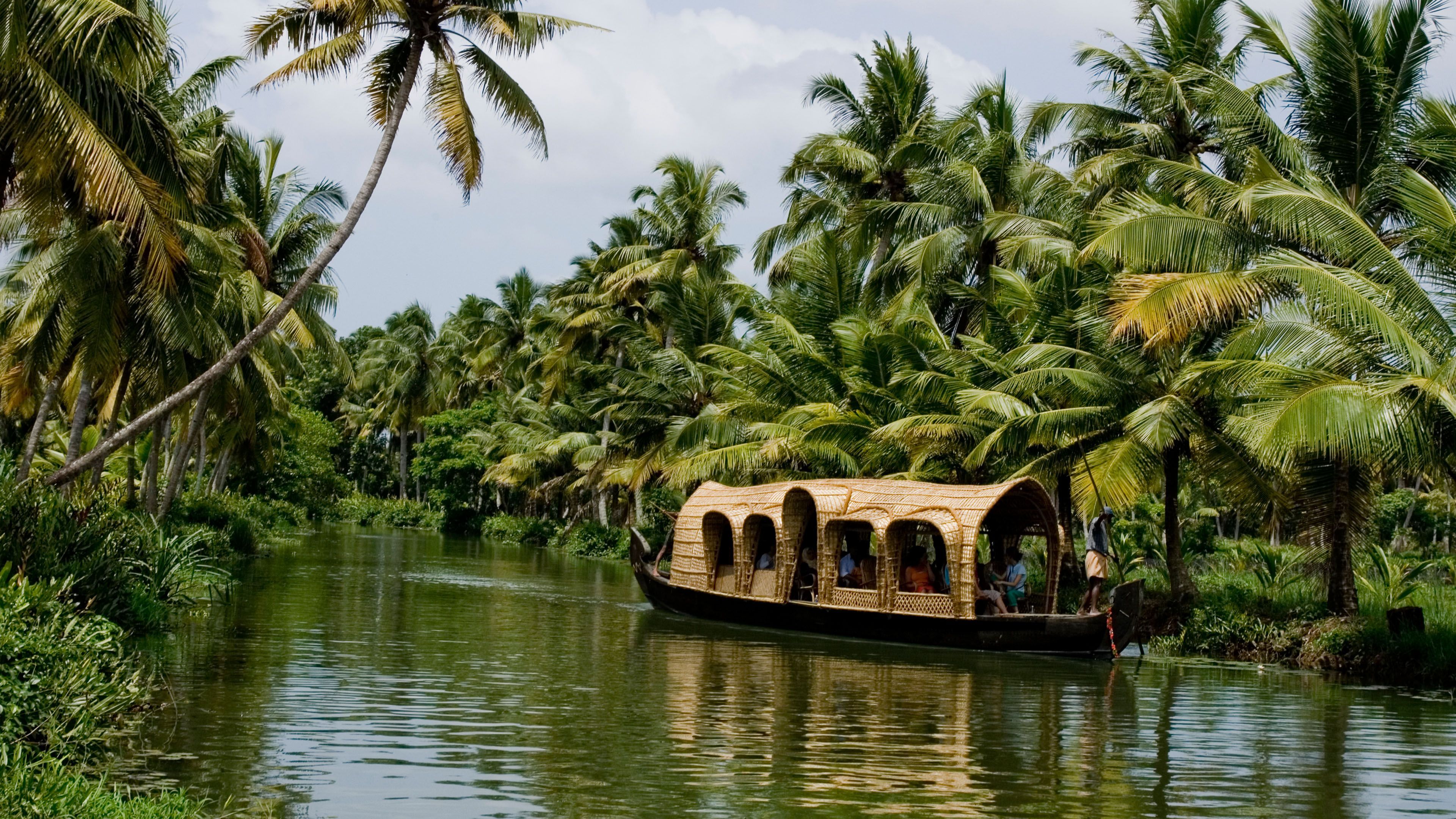 Kerala 3 Star Package for 7 days(Code : 95006)